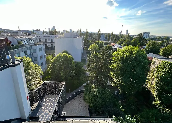 Moderne Og Inklusive Dachterrasse וינה